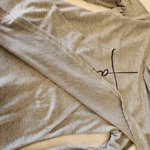 Gray Long Sleeve Graphic Letter Asymmetrical Hem Women's Hoddie Size M - Picture 2 of 6